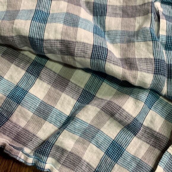 Tommy Bahama linen button up shirt.  Light weight layering beach vacation‎ - Picture 4 of 8